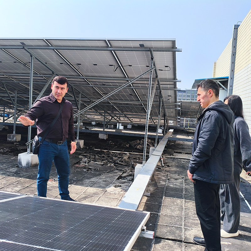 Singfo Solar Welcomes Uzbek Clients for Factory Visit and Cooperation Discussion