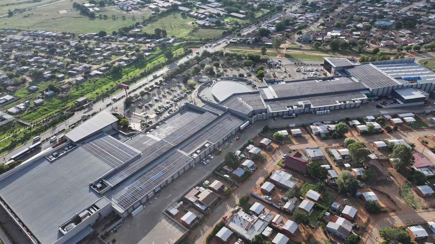2.2MW Solar   3.4MWh Storage Hybrid System Powers Major Shopping Mall in Bloemfontein, South Africa – Generates 10,560 kWh/Day, Saves ~16,896 CNY Daily